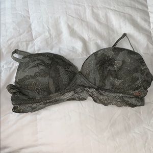 Bra size large pink on the inside